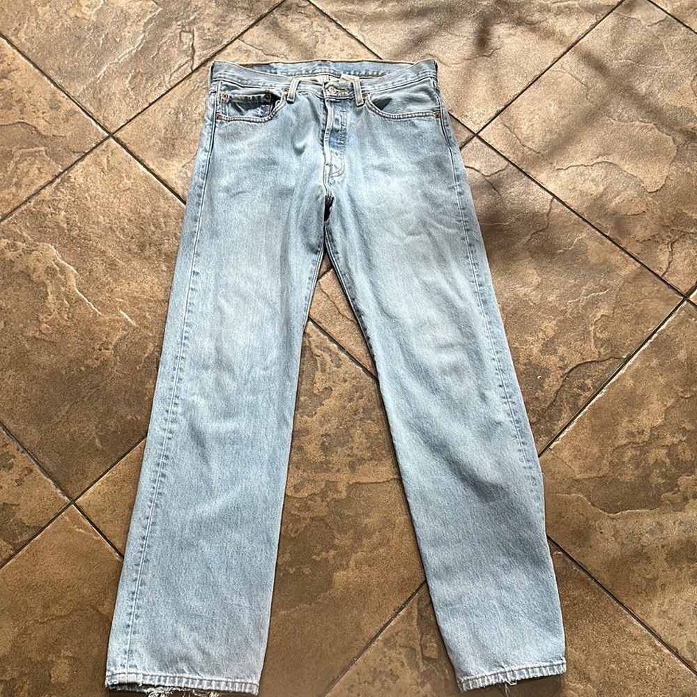 Levi 501 straight leg jeans. W32 L32